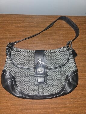 Coach F10925 Vintage black soho Y2K signature C canvas & leather shoulder bag